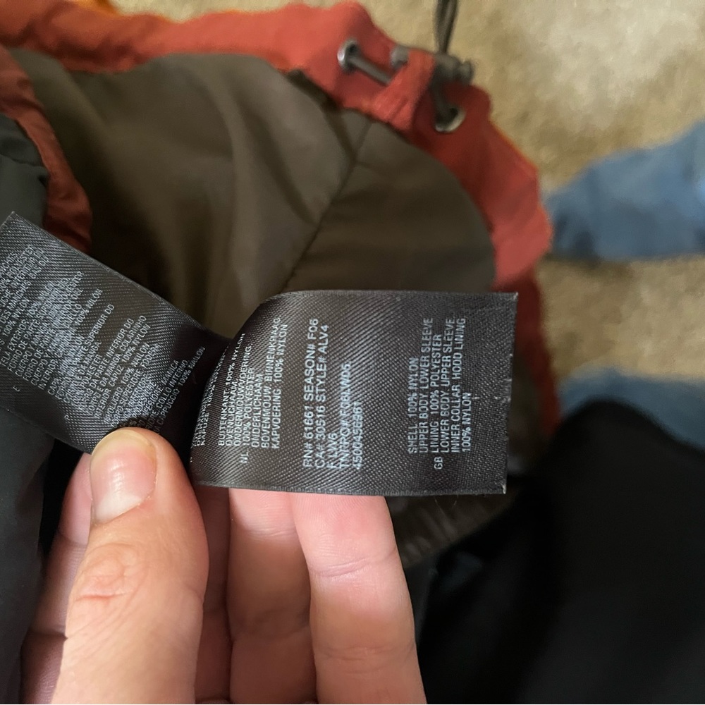 The North Face Hyvent shell and zip out down liner - Picture 7 of 7